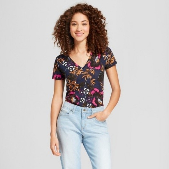 A New Day Navy Magenta Floral Short Sleeve V Neck T Shirt Size Small - Picture 1 of 5